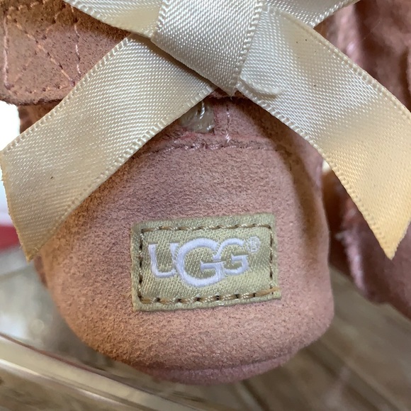 Baby pink Ugg’ bootie with Bow Velcro back size 2/3 - Picture 6 of 11